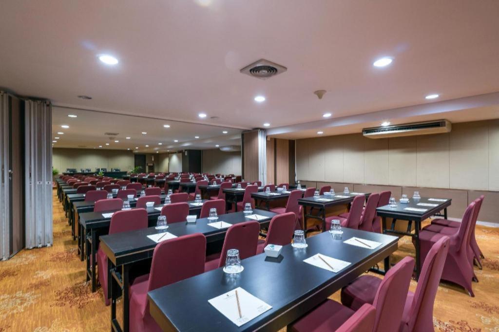 Sofyan Hotel Cut Meutia Jakarta Exteriör bild