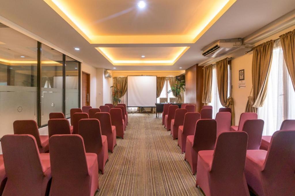 Sofyan Hotel Cut Meutia Jakarta Exteriör bild