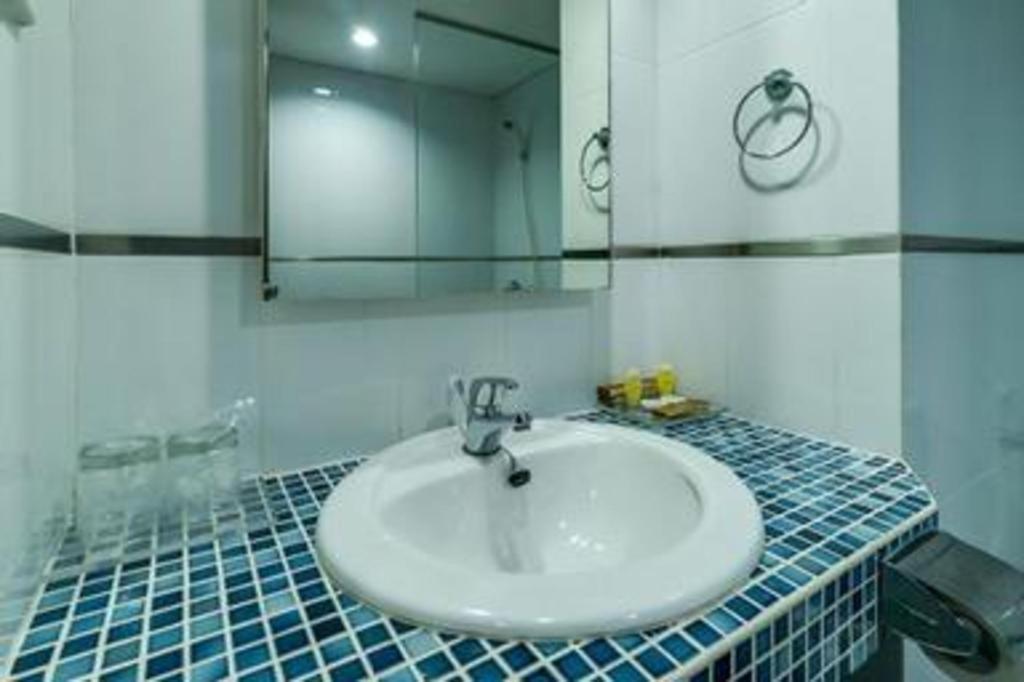 Sofyan Hotel Cut Meutia Jakarta Exteriör bild